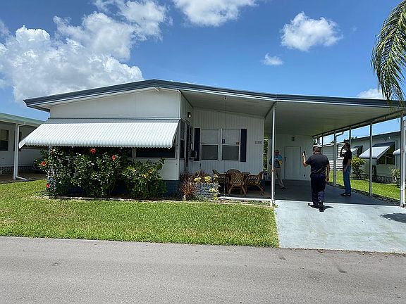 2nd image of 280 Blue Beard Dr