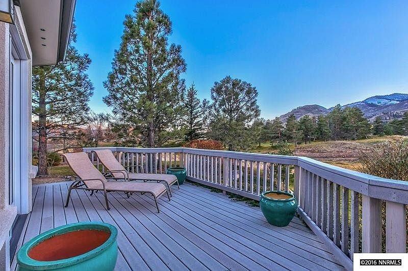 2nd image of 4 Lake Meadow Ln