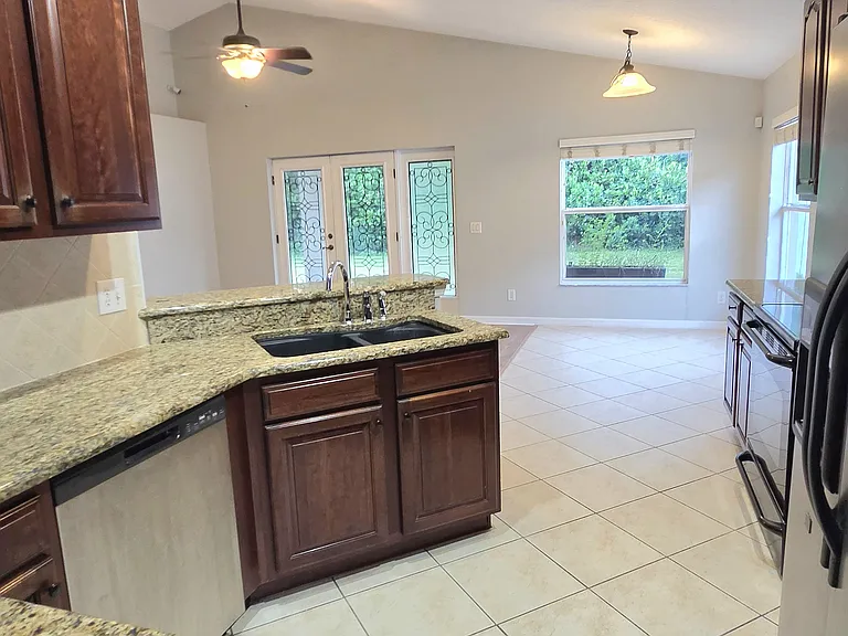 14536 Stonebriar Way — Photo 3