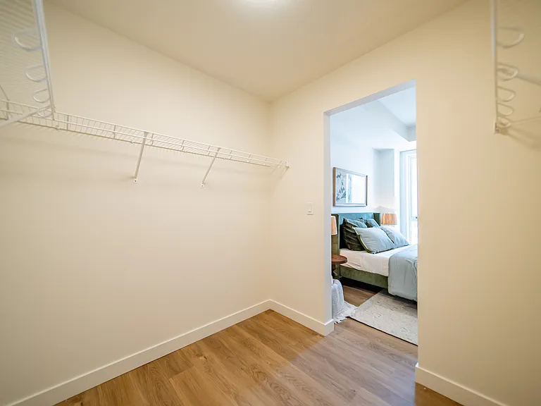 2040 37th St SW — Photo 55