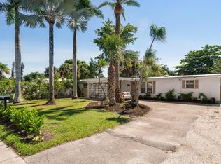 2070 Holiday Ln, Naples, FL 34104