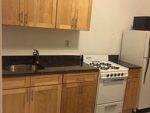 5th image of 416 W 47th St APT 3A