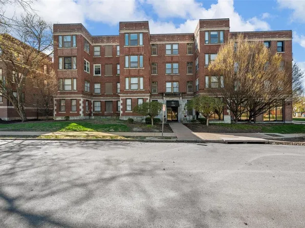 5696 Kingsbury Ave #406, Saint Louis, MO 63112
