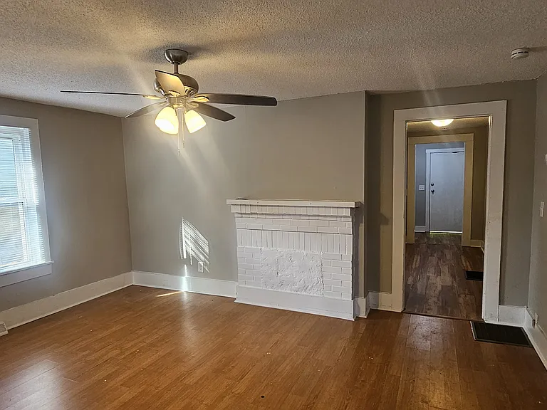1040 East Dr — Photo 6