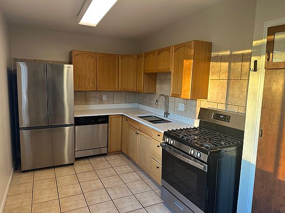 5th image of 8701 Crescent Dr
