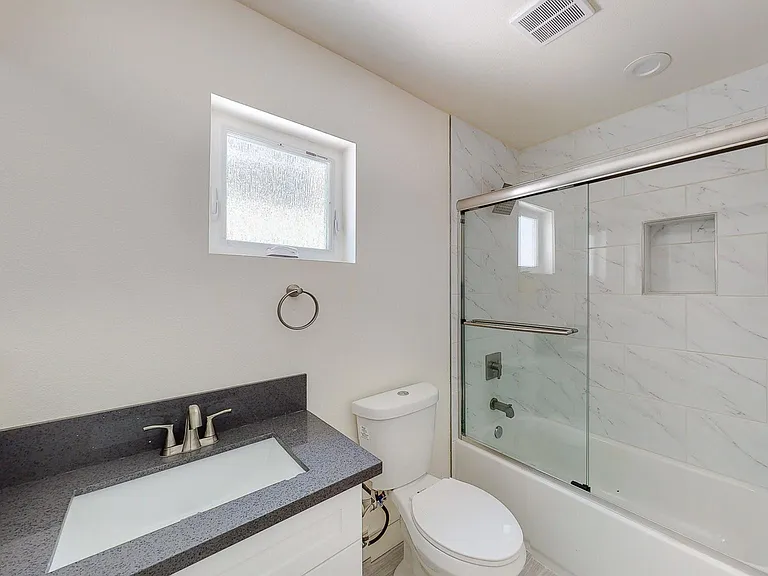 953 1/2 N Mariposa Ave #1/2 — Photo 33
