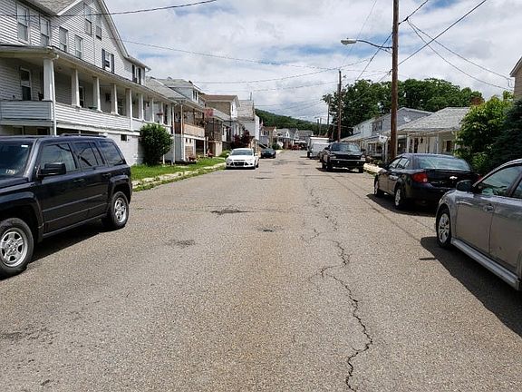 4th image of 36 W Garibaldi Ave