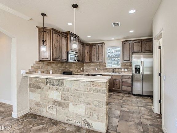 5th image of 1113 Paradise Dr