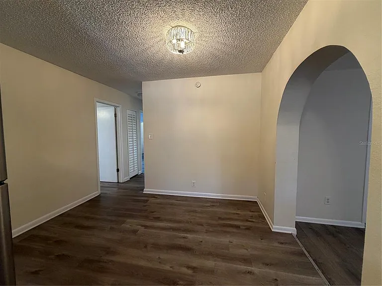 1740 W Walnut St — Photo 5