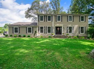 16 Apgar Rd, Long Valley, NJ 07853