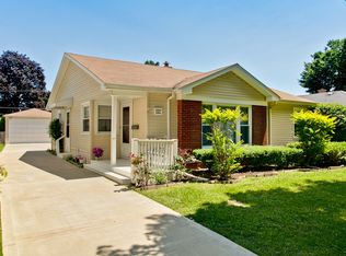 107 S Wa Pella Ave, Mount Prospect, IL 60056