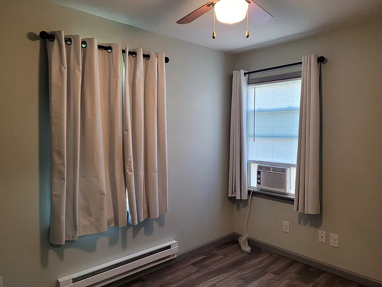 127 Boston Ct — Photo 20