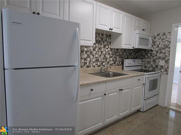 2nd image of 3071 NE 12th Ave