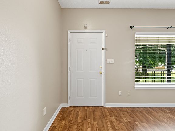 5th image of 2828 Spring Meade Blvd
