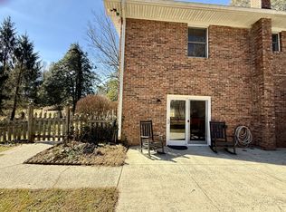 5 Shadow Valley Dr, Hendersonville, NC 28739