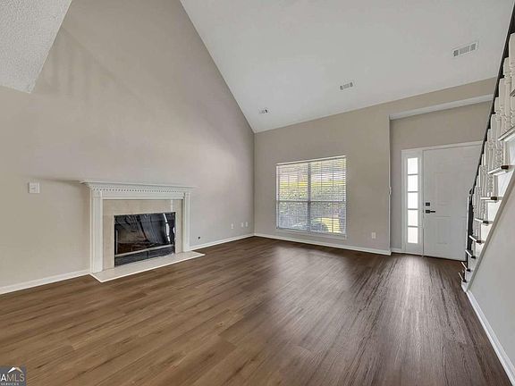 4th image of 4704 Vineyard Ct SE