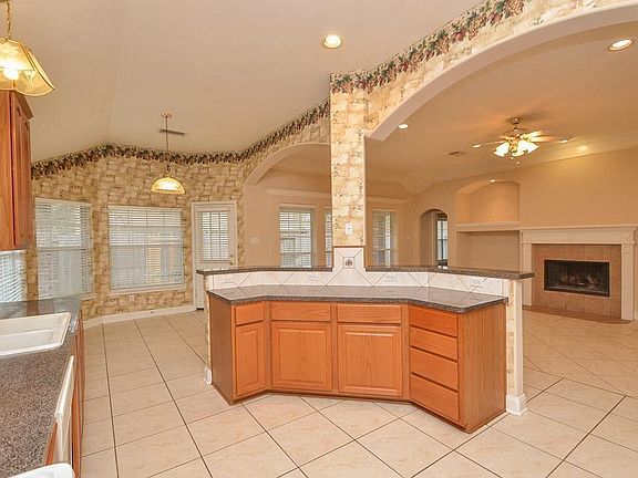 3rd image of 21602 Highland Knolls Dr