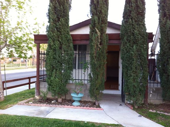 2nd image of 808 W Avenue H4