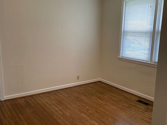 2nd image of 216 Amherst Dr