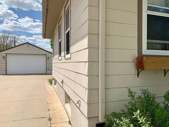 4th image of 6428 Bloomington Ave S