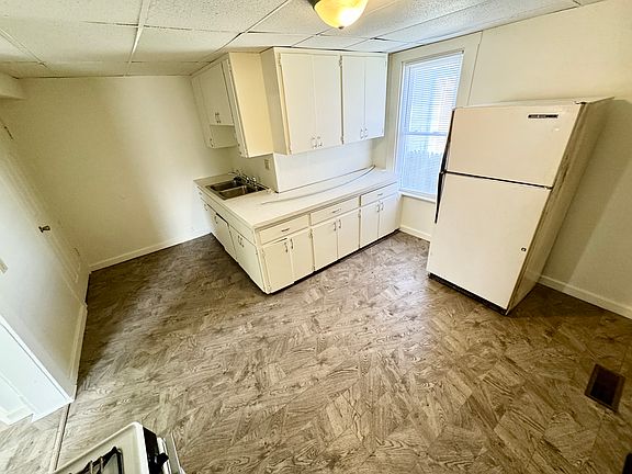 4th image of 1023-1025 Cascade St #9a9c2ef5c