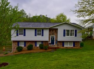 112 Aspen Ct, Mt Carmel, TN 37645