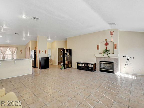 5th image of 8151 Petunia Flower Way