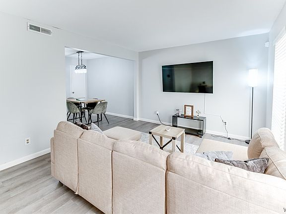 3rd image of 5608 Woodland Trce