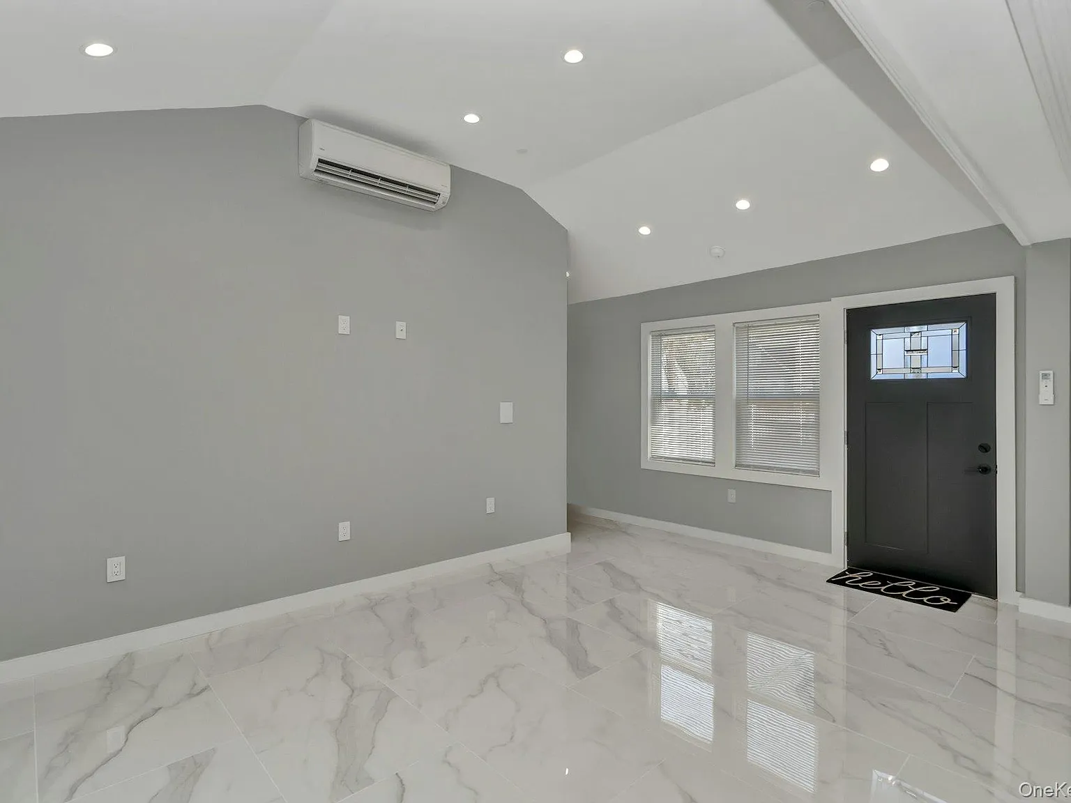 2 bed, 1.0 bath, 850 sqft, $4,300 — Photo 2