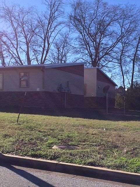1st image of 1912 Meadowgreen Dr
