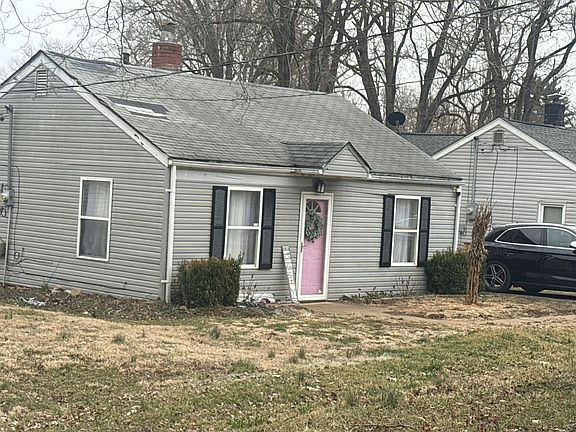 3rd image of 211 Twin Dr