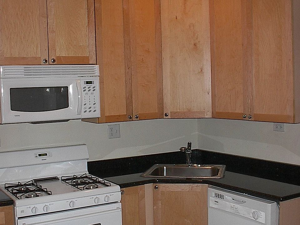 1st image of 1300 E 72nd St APT 1R