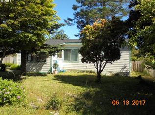 1153 4th St NE, Bandon, OR 97411