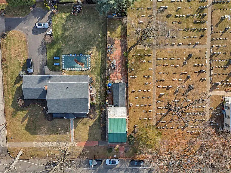 406 Kings Hwy E — Photo 29