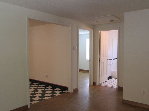 3rd image of 1411 Essex St