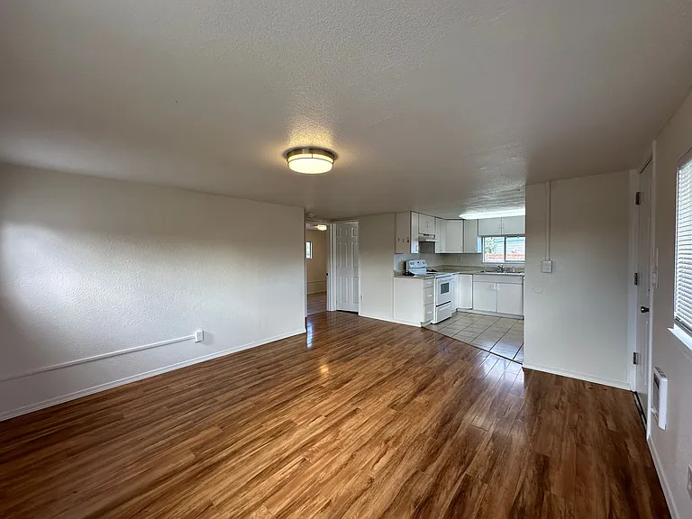 809 Willard Ave — Photo 3