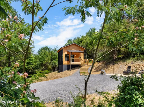 1210 Powder Springs Rd, Sevierville, TN 37876