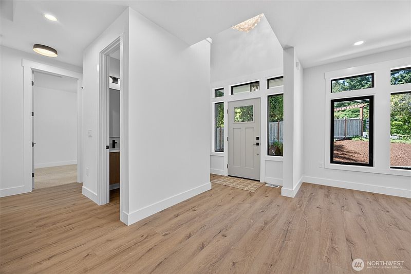 3rd image of 13820 Military Road E