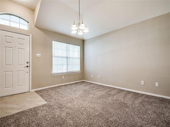 4th image of 1716 Cedar Elm Dr