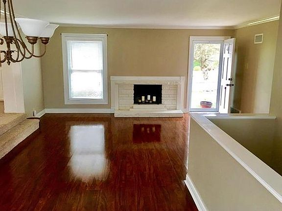 2nd image of 1062 Couch Ave