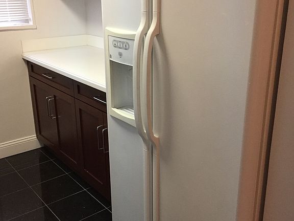 4th image of 35 S Broadway APT D4