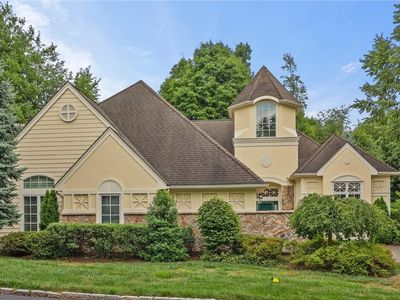 2 Stony Gate Oval, New Rochelle, NY, 10804