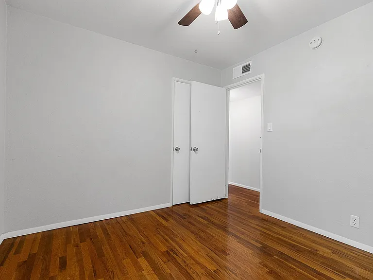 2300 Aspen Dr — Photo 13