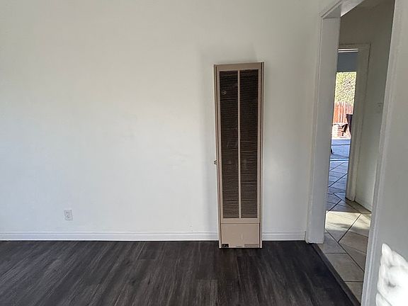 3rd image of 5609 Meridian St