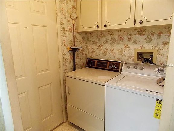 2nd image of 5079 Fox Cliff Dr