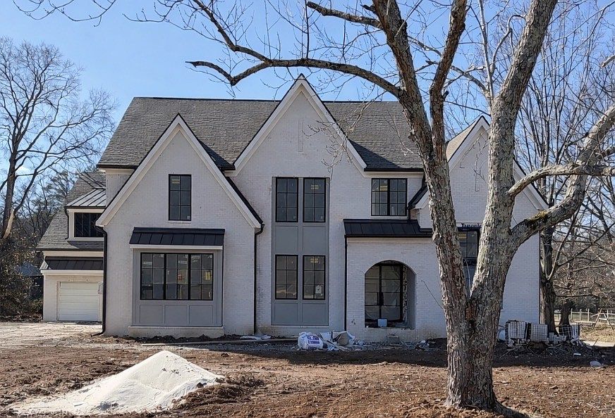 1st image of 835 Brook Hollow Rd