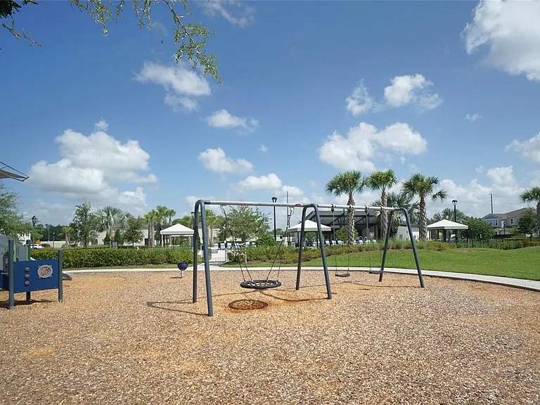 19427 Blue Pond Dr — Photo 15