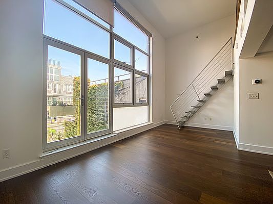 1st image of 390 Lorimer St APT 3G