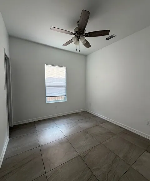 445 E Acacia St #1 — Photo 6