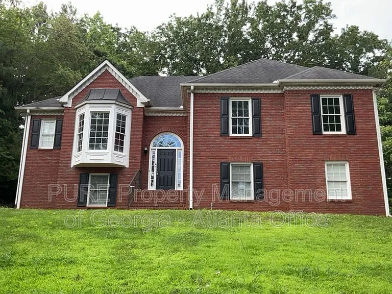 27 N Hampton Dr — Photo 1